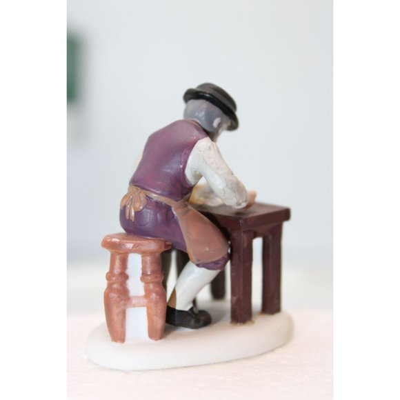 Dept 56 New England Village - The Lightkeeper's Hobby - Picture 4 of 6